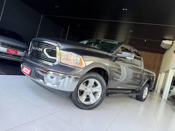 RAM CLASSIC 5.7 V8 GASOLINA LARAMIE CD 4X4 AUTOMÁTICO RAM CLASSIC 5.7 V8 GASOLINA LARAMIE CD 4X4 AUTOMÁTICO